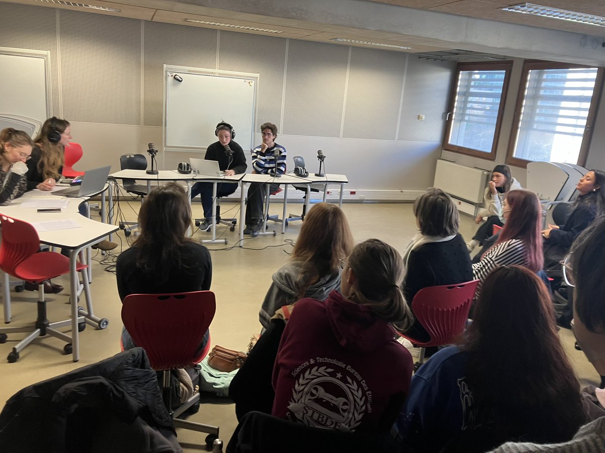 Les plantes carnivores aquatiques conservent les mécanismes de digestion de leurs ancêtres terrestres 
10/x
#EetM2024