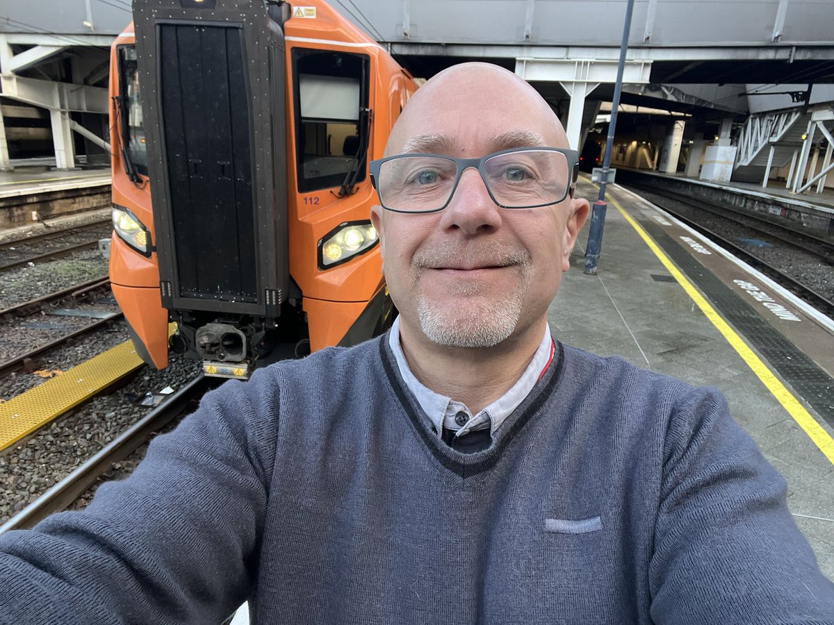 Today I’ll be up and down between Worcester and New Street all evening.
First bit to New Street done as 196112 sits ready for the return trip to Worcester.