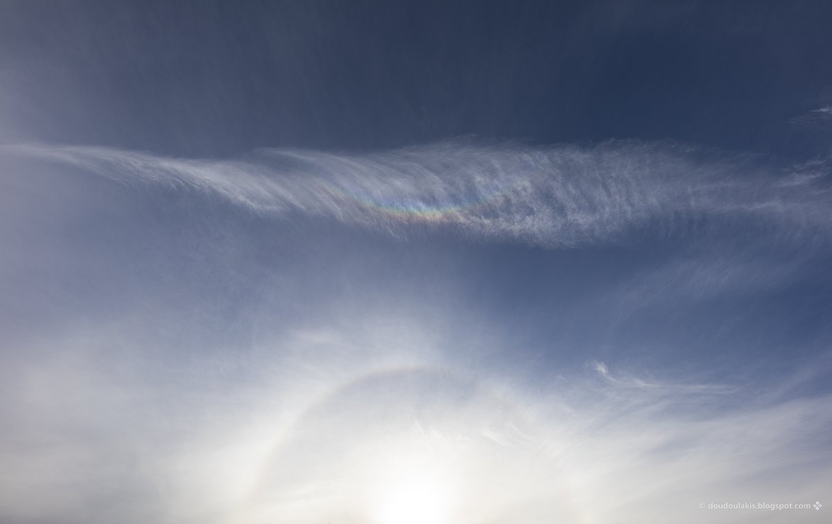 csath's tweet image. A while ago over Athens. 22 deg halo, supralateral arc, circumzenithal arc and faint upper tangent arc. #StormHour @StormHour