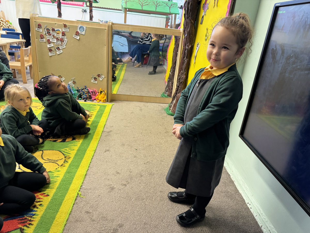 PlasmarlPrimary's tweet photo. 🗣️ @PlasmarlNursery enjoyed talking to their friends and answering questions about their Christmas breaks. #PlasLitandLangs #PlasHum https://t.co/whC5S7Ii8w