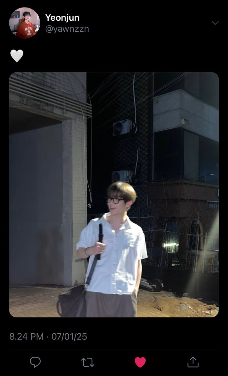 comaluvsong's tweet photo. 25) a pict https://t.co/HJlsNMExmD