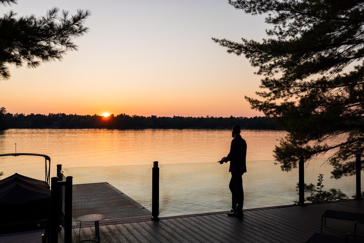 thejeffreybraun's tweet photo. 🏡 Honored to be named Muskoka’s Best Top Realtor 2024 by #RankMyAgent!🙏
📖 Read more: https://t.co/p809tDVR2D #muskoka #muskokarealestate #luxuryrealestate #jeffreybraun #corcoranhorizonrealty https://t.co/OB6qwrTmyI