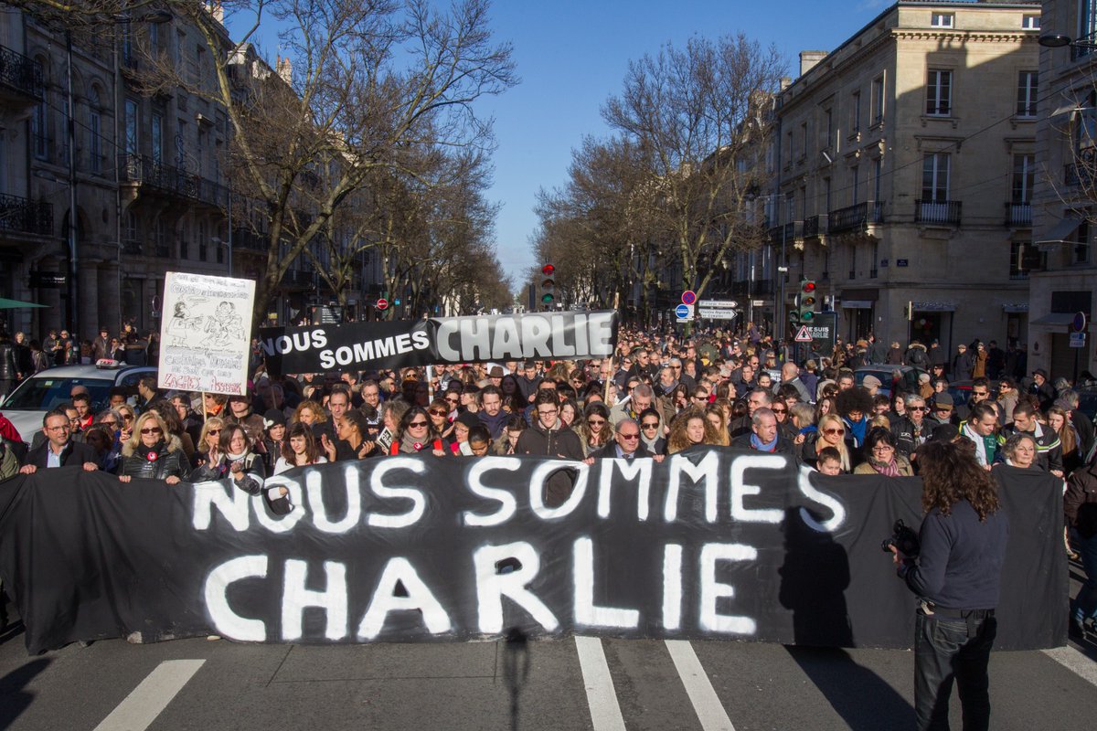 Pierre HURMIC (@pierrehurmic) on Twitter photo C'Ă©tait il y a tout juste 10 ans. La rĂ©daction de Charlie Hebdo Ă©tait dĂ©cimĂ©e. Sâen suivaient trois jours dâeffroi. La France se rĂ©veillait alors horrifiĂ©e. Puis sâest relevĂ©e. Comme des millions de Français, les Bordelais se sont massivement rassemblĂ©s les 10 et 11 janvier pour C'Ă©tait il y a tout juste 10 ans. La rĂ©daction de Charlie Hebdo Ă©tait dĂ©cimĂ©e. Sâen suivaient trois jours dâeffroi. La France se rĂ©veillait alors horrifiĂ©e. Puis sâest relevĂ©e. Comme des millions de Français, les Bordelais se sont massivement rassemblĂ©s les 10 et 11 janvier pour