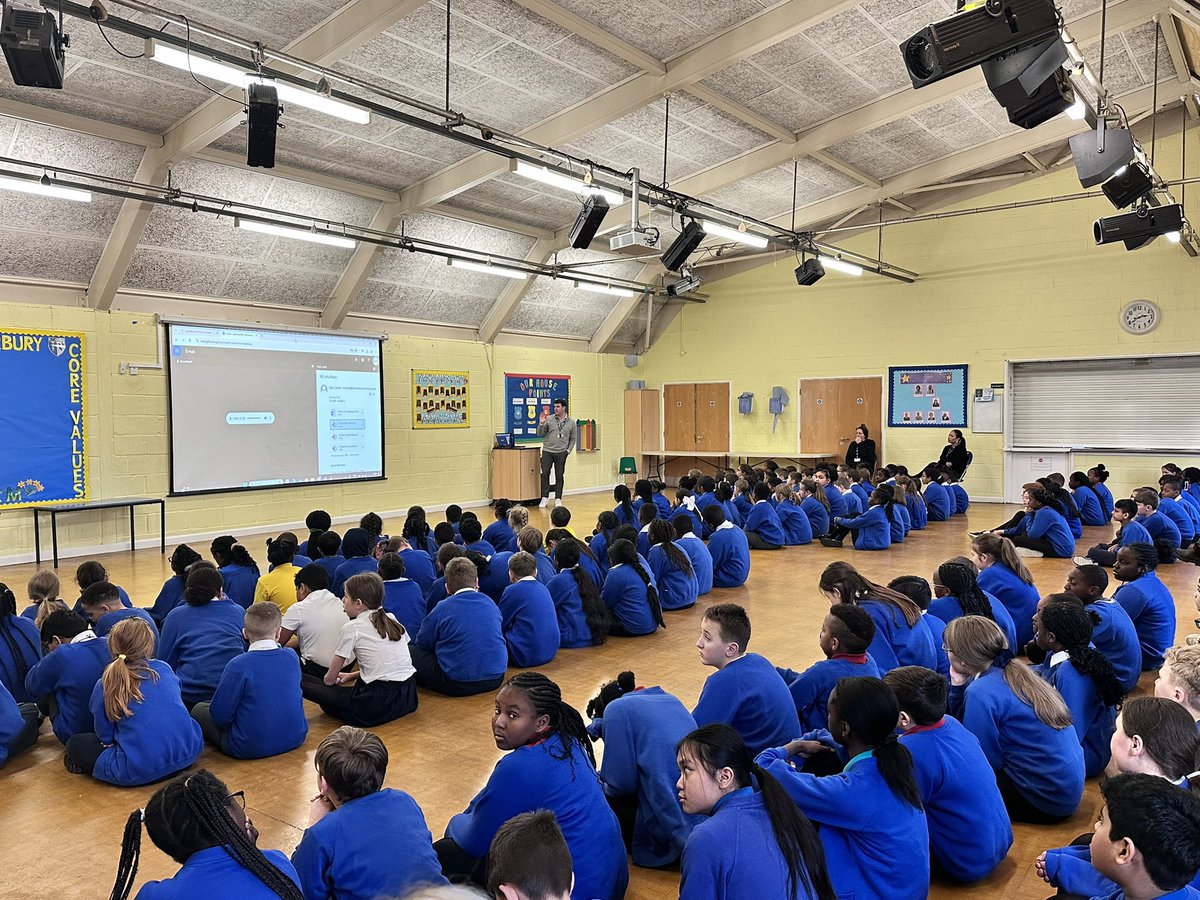 STOCSch's tweet image. The first Assembly of 2025! 💙💛 @stocsch #firstassembly 💙💛