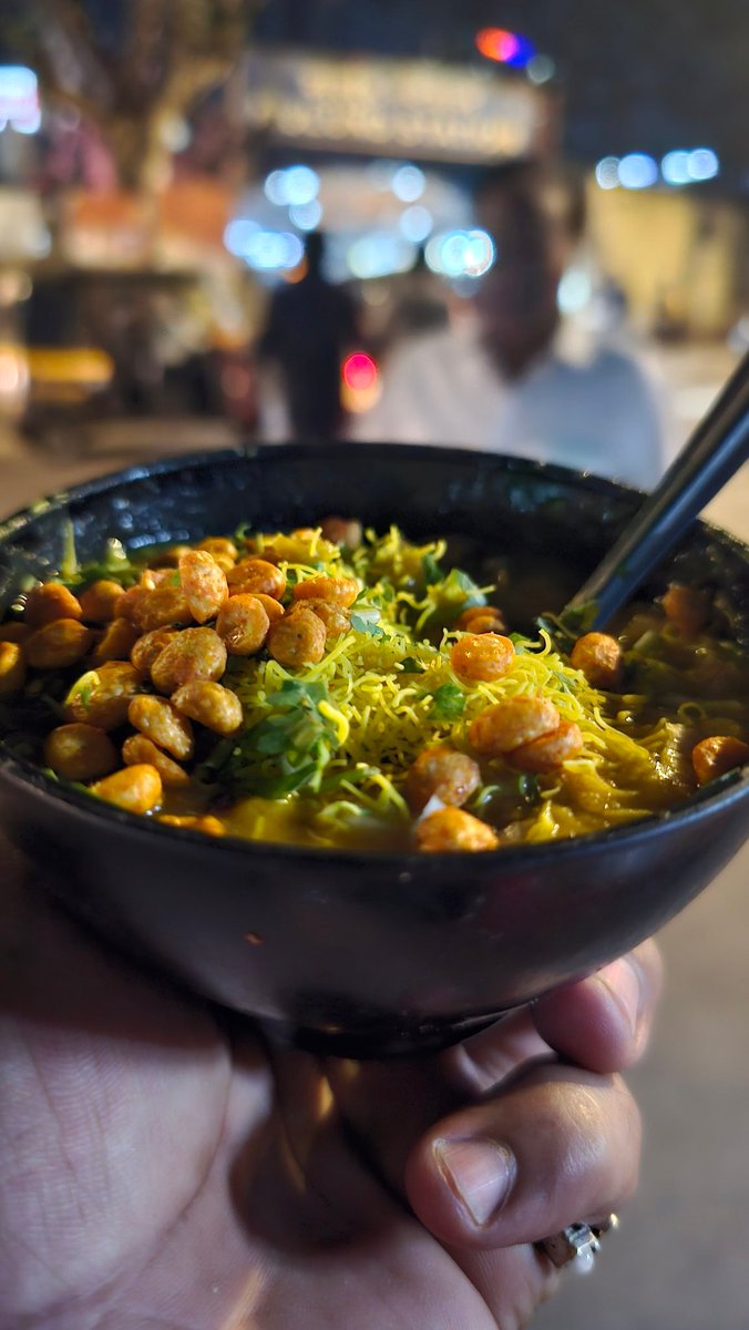 deepanshujsr3's tweet photo. Mukund station 
Ek no.watana bhaji...
#michelin 
#MumbaiTak 
#Indian 
#localfood https://t.co/EwgKbyDNoU