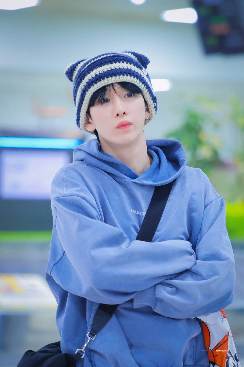 bbangjoofan's tweet photo. 231130 입국 #팀24시 #김병주

#해피빵스데이_병주야_생일축하해
#HAPPY_BYUNGJOO_DAY https://t.co/rM1kefg1N8