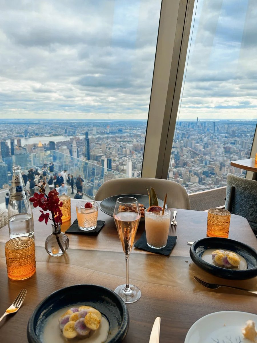 CandyIrmef's tweet image. It was so much fun having lunch with my besties today!