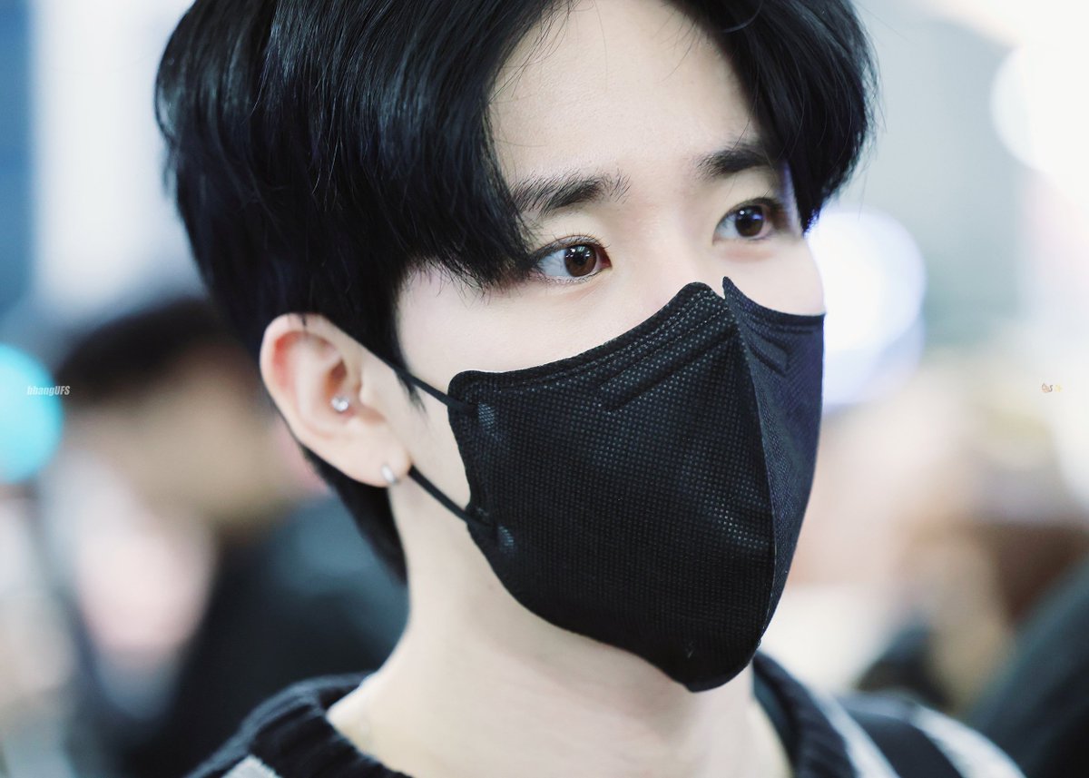 bbangUFS's tweet image. 231208 ICN

🥳🎂🥳🎂
#김병주 #병주 #BYUNGJOO