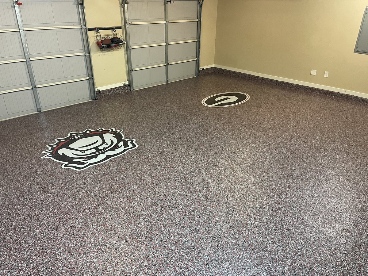 DannyKeeb3134's tweet photo. New Garage floor!!! #HBTFD#GoDawgs https://t.co/HIQGO5Nnz8