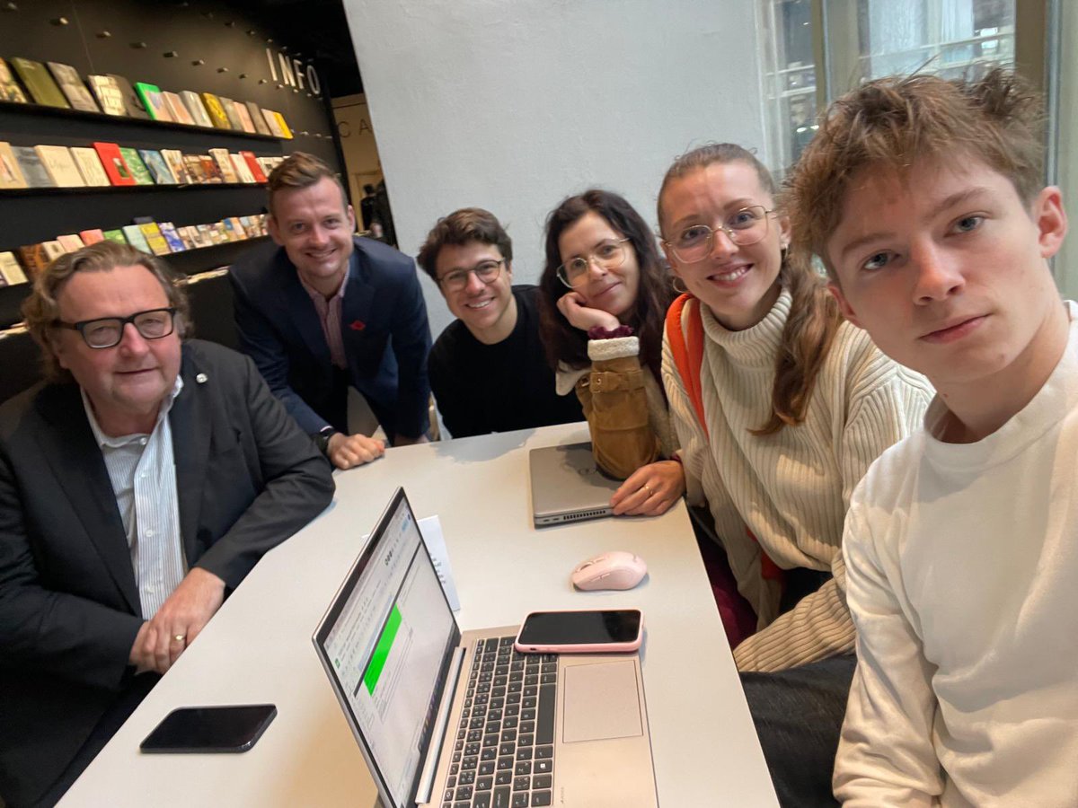 Petr Hlaváček tweet media