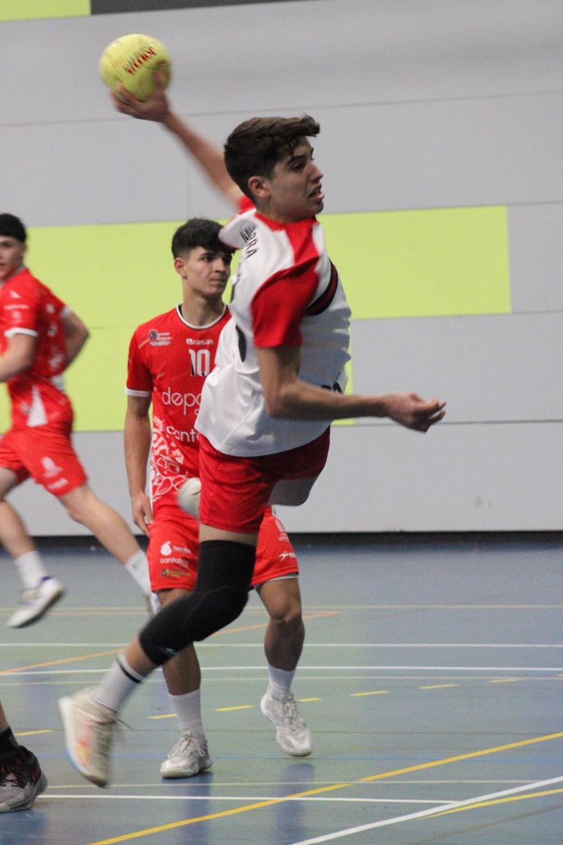 Federación Navarra de Balonmano (@fnbalonmano) on Twitter photo 𝗝𝗢𝗥𝗡𝗔𝗗𝗔 𝟱 | 𝗝𝗨𝗩𝗘𝗡𝗜𝗟 𝗠𝗔𝗦𝗖𝗨𝗟𝗜𝗡𝗢
𝗗𝗲𝘀𝗰𝗮𝗻𝘀𝗼
<a href="/FNBalonmano/">Federación Navarra de Balonmano</a> 21 ⚔️ 16 <a href="/fcantabrabm/">Fed. Cántabra de BM</a>
Buena primera mitad de nuestros juveniles. ¡Sigamos disfrutando con otros 30 minutos de buen balonmano!
VAMOS 💪🏼 𝗝𝗢𝗥𝗡𝗔𝗗𝗔 𝟱 | 𝗝𝗨𝗩𝗘𝗡𝗜𝗟 𝗠𝗔𝗦𝗖𝗨𝗟𝗜𝗡𝗢
𝗗𝗲𝘀𝗰𝗮𝗻𝘀𝗼
<a href="/FNBalonmano/">Federación Navarra de Balonmano</a> 21 ⚔️ 16 <a href="/fcantabrabm/">Fed. Cántabra de BM</a>
Buena primera mitad de nuestros juveniles. ¡Sigamos disfrutando con otros 30 minutos de buen balonmano!
VAMOS 💪🏼