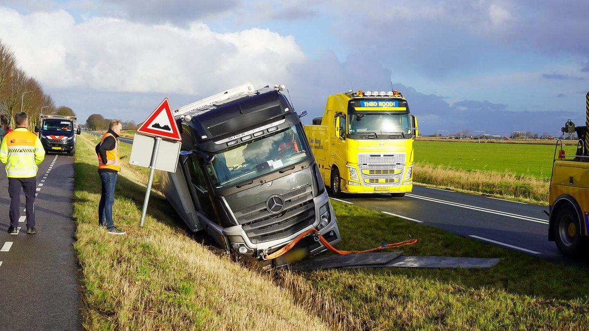 Vrachtwagen voorkomt zwaar ongeluk op N247
