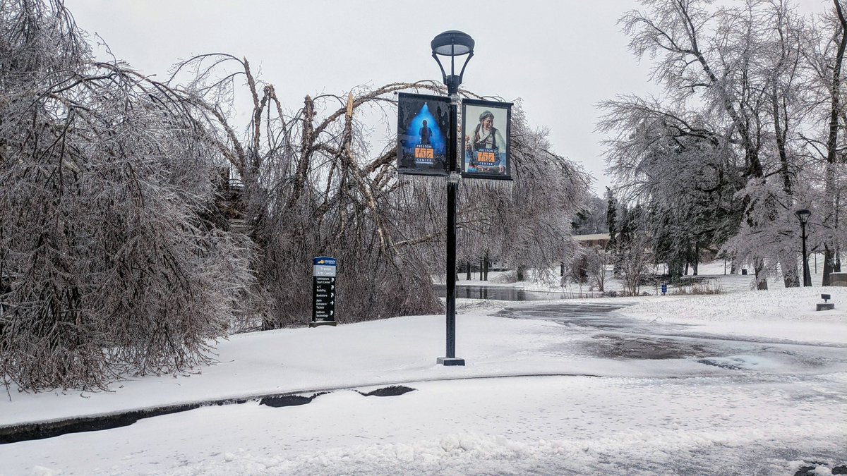 jasondwarren70's tweet photo. Thankful for our M&amp;O Team/contractor as they battle thick ice &amp; snow so customized industry training can proceed. Kudos to our other employees who are serving students virtually, ensuring a smooth start to Spring Semester classes next week. Hats off to all lineworkers! They rock! https://t.co/lm7xjaqom7