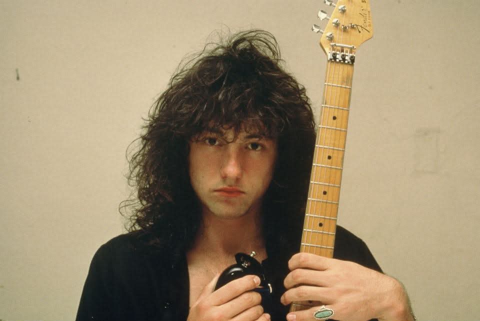 jasonelibecker's tweet image. Throwback to Young Rockstar Vibes! 📷📷
Photo#1: 16 years old. Photo by (Uncle) Ron Becker
Photo#2 / Photo#3: First professional photo session at 16. Photos by Pat Jonhson
Photo#4: 15 years old in the Nevada desert.
#JasonBecker #GuitarPlayer #Throwback