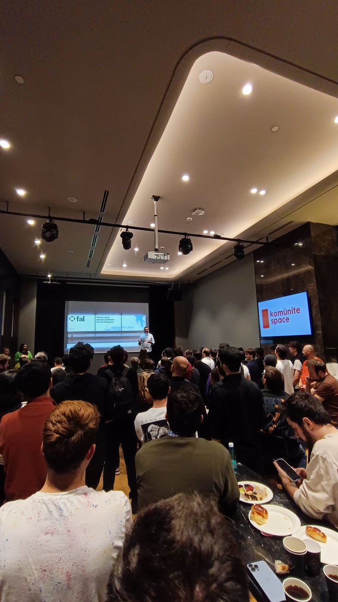 4bdullahdol's tweet photo. I participated in the @FAL Istanbul Meetup event organized by the @komunitecomtr as @eventverstr 📍Radisson Collection https://t.co/c1GCSm0GmD