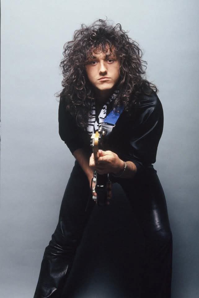 jasonelibecker's tweet image. Throwback to Young Rockstar Vibes! 📷📷
Photo#1: 16 years old. Photo by (Uncle) Ron Becker
Photo#2 / Photo#3: First professional photo session at 16. Photos by Pat Jonhson
Photo#4: 15 years old in the Nevada desert.
#JasonBecker #GuitarPlayer #Throwback