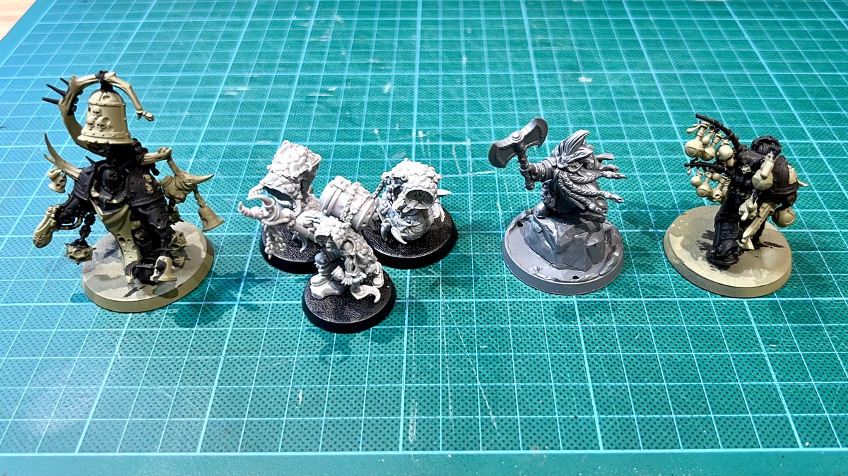khaiell's tweet image. I am starting the hobby year with some warm-up exercises with #WarhammerChallenge Some of 40k, some of Necromunda, Age of Sigmar and to really challenge myself I want to learn how to paint bottles. #WarhammerChallengeCompetition