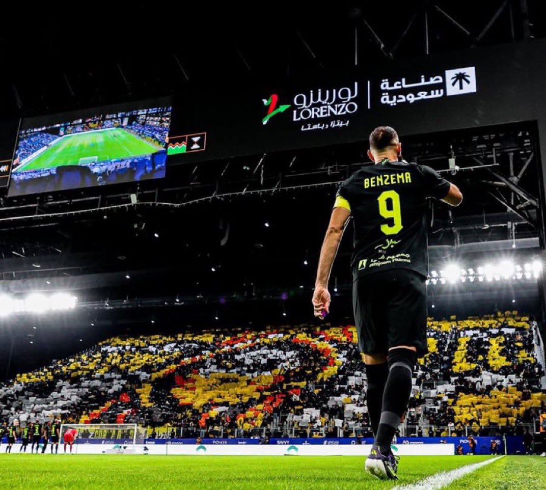 ديابي لا يستطيع المشاركة .. ميتروفيتش يخرج مصاب
بيرغوين وعوار لا يستطيعون اكمال الاشواط الاضافية
نيفيز يخرج قبل نهاية الشوط الاضافي الاول

37 عام 
كان يركض كالمجنون .. وكالطفل الي بدأ مع ليون
في كل زاوية بالملعب سجل هدفين و ركلة جزاء ايضا
و+120 د لعب

شيء فوق الخيال و فوق الوصف👑