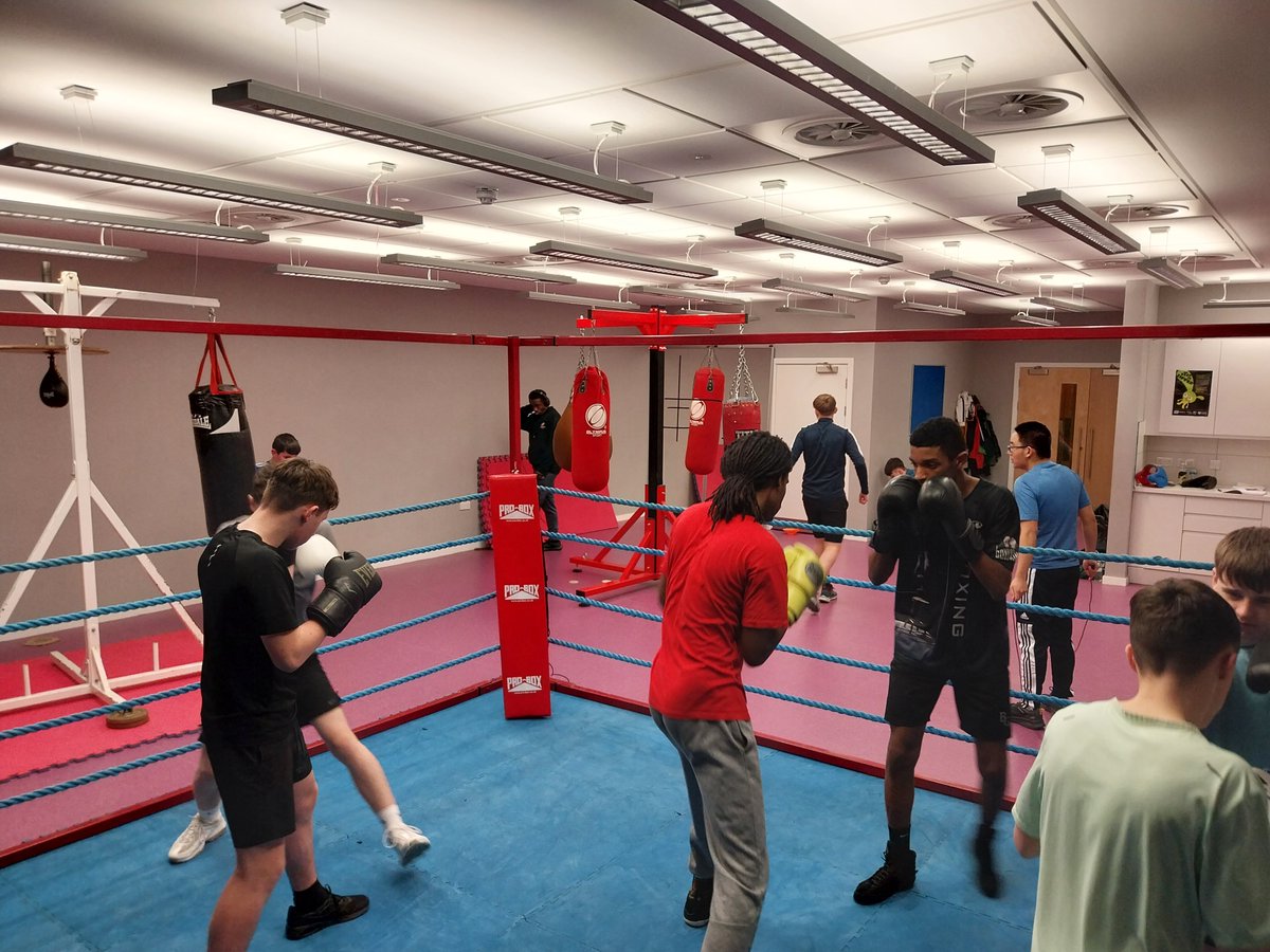 PartickBoxing's tweet image. Couple of pictures from tonight's coaching session. Training Monday, Tuesday and Thursdays @ Cadder Community Centre 6 to 8pm @CadderPrimary @johnpaulacademy @ClevedenSec42  @Maryhill_FC @ASGCleveden @ASGJPAbercorn