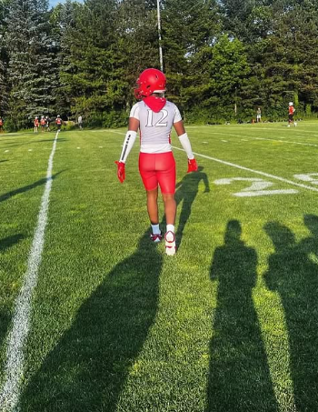 1babynaz's tweet photo. 2024
Blessed to be invited to l SU l 7on7 tournament this year!

balled out on many of l SU l outdoor fields

overall tour stats - catches : 12  yards : 133 TD : 4

@Hudl @syrfootball @sojerseysports @SJSportsZone https://t.co/EGvs85HwKM