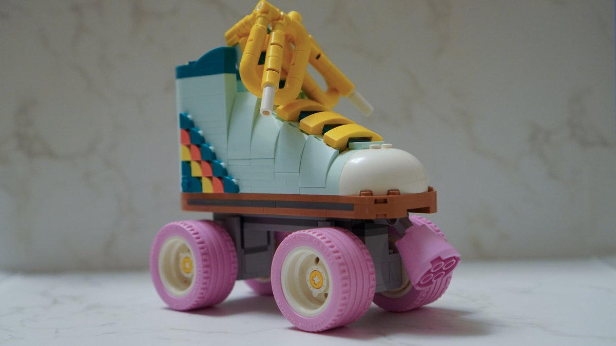 ThatBrickSite's tweet photo. Keep rollin' rollin' rollin' with the Lego Creator 3-in-1 Retro Roller Skate. It's inexpensive, fun to build and looks wonderful — read our full review here for more deets 👇

https://t.co/P7qKXHQ90m https://t.co/xo2kJapTRz