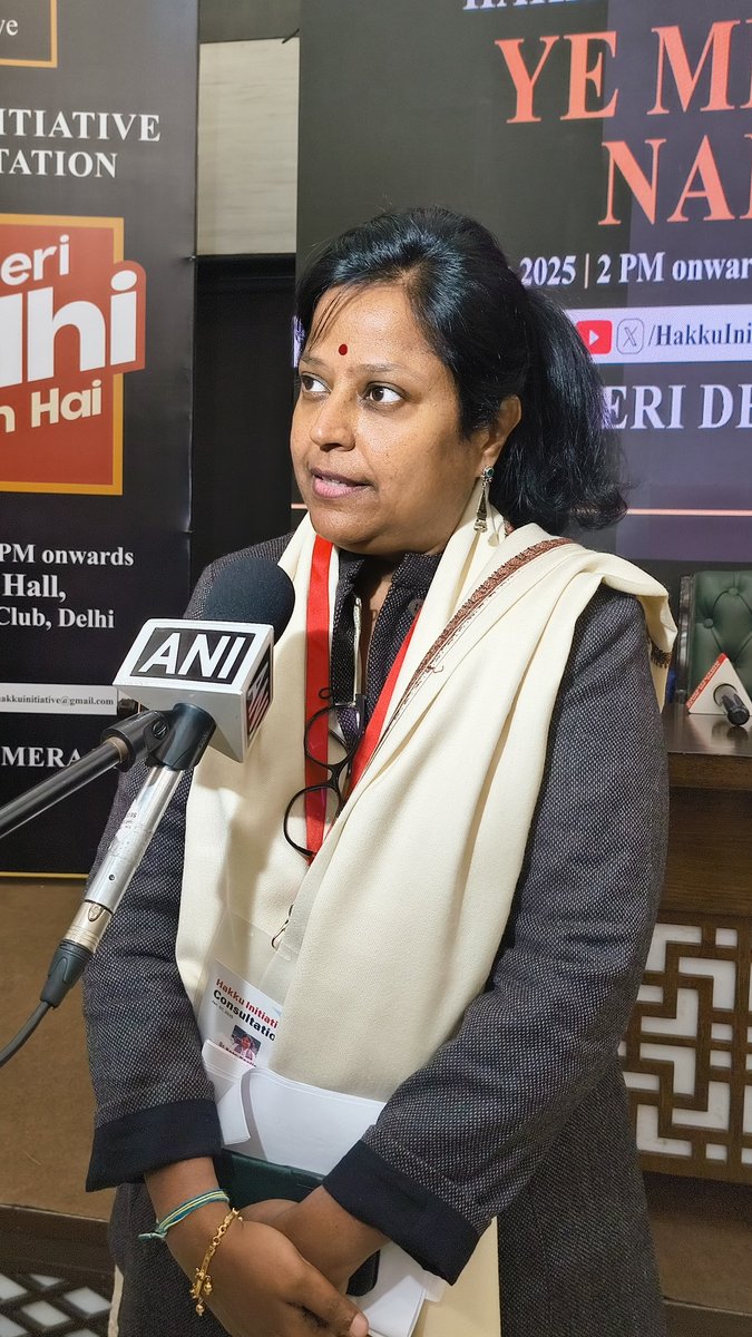 HakkuInitiative's tweet image. Dr. Kota Neelima speaks to the media after the Hakku Initiative discussion on &quot;Ye Meri Delhi Nahin Hai&quot;.

#MeriDelhiMeraHaq
