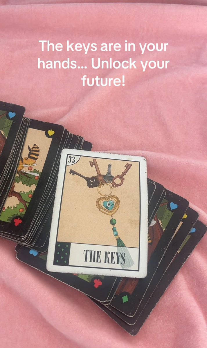 calihunitarot's tweet image. Unlock the mystery 🔑 What does this key have in store for you? #Tarot #DivineGuidance #KeysToTheFuture