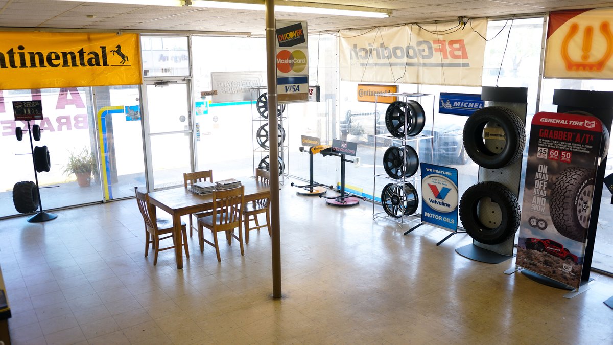 fullerstirepros's tweet photo. Looking to customize your ride?🤩 Stop in to speak with one of our Wheel Specialists to find the perfect set of wheels for your vehicle!    https://t.co/u33OJ4QFKy https://t.co/4v0sMlXJfo