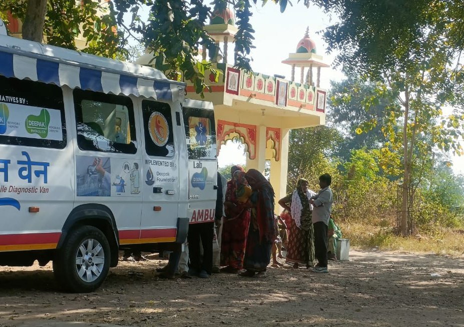 આજ રોજ તા.07/01/2024 ના દિવસે  પ્રા.આ.કેન્દ્ર શીનાવાડ ના આયુષમાન આરોગ્ય મંદિર બડોદરા ના ફરેડી ગામ માં 100 દિવસ ટી.બી. કેમ્પેન અંતર્ગત એકસ રે વાન બોલાવી 160 લાભાર્થી ના એક્સ રે કરાવ્યા અને ટી.બી. પ્રોગ્રામ અંતર્ગત ગામ માં જાગૃતિ લાવવા માટે  કર્મચારી દ્વારા કામગીરી હાથ ધરવામાં આવી.