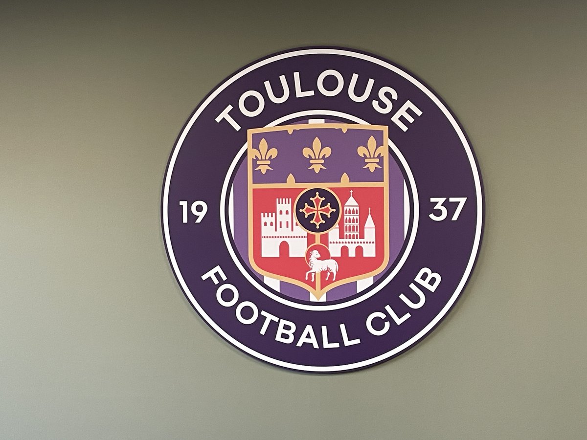 chris bockman (@chrisbockman) on Twitter photo He's French with London estuary English, discovered Thierry Henry, Van Persie, monitors data from 70 football leagues to find new talent & beat Liverpool in the Europa League & doesnt like French referees at all. <a href="/DamienJComolli/">Damien Comolli</a> <a href="/ToulouseFC/">Toulouse FC</a> tells me more on <a href="/BBCSport/">BBC Sport</a> tomorrow He's French with London estuary English, discovered Thierry Henry, Van Persie, monitors data from 70 football leagues to find new talent & beat Liverpool in the Europa League & doesnt like French referees at all. <a href="/DamienJComolli/">Damien Comolli</a> <a href="/ToulouseFC/">Toulouse FC</a> tells me more on <a href="/BBCSport/">BBC Sport</a> tomorrow