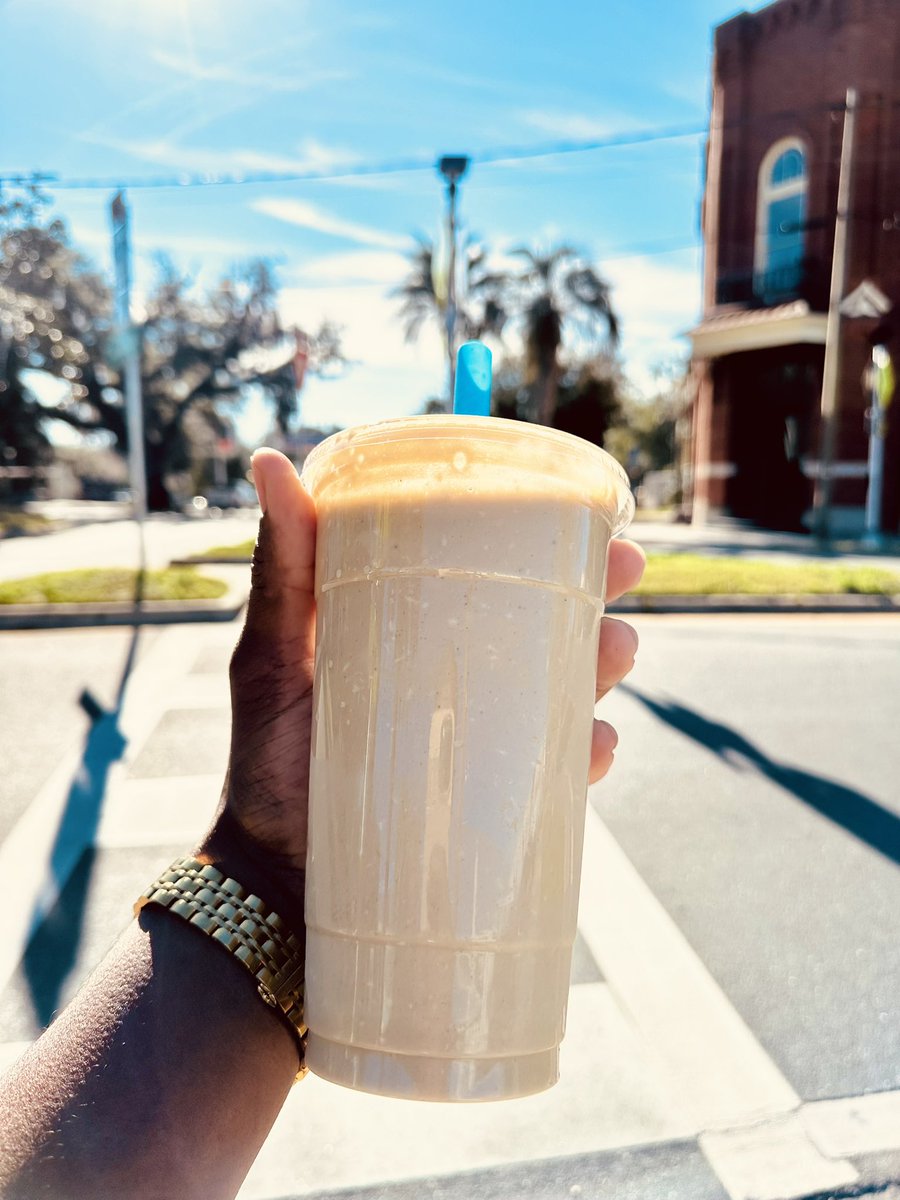 RicoBreed's tweet photo. Starting day 1 of a 3-day no solid food fast with a tropical smoothie from Groove Nutrition. Still cruisin' on liquids only #UncomfortableGrowth https://t.co/DPOOTx1Ftk