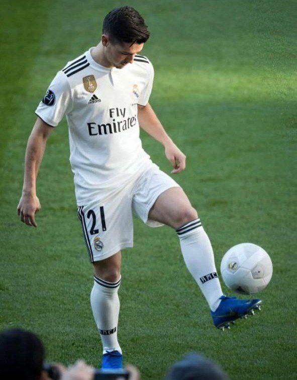 sf_100h's tweet photo. • 📲 | #بـراهـيـم_ديـاز عـبـرَ الـ [ IG ] 🇲🇦 :

- 7.01.2019 🤍 https://t.co/KcN0jTBFsD