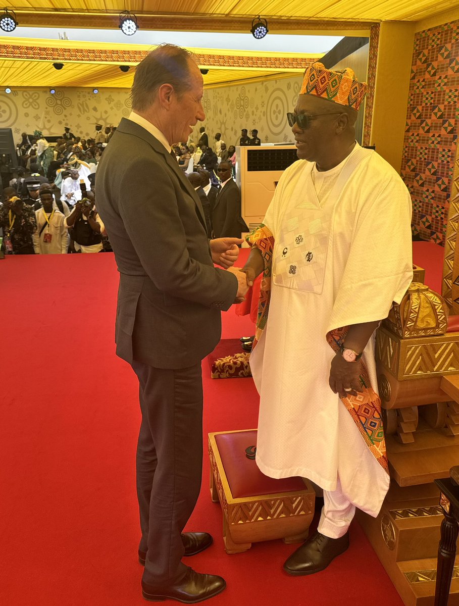 bruno_fuchs's tweet photo. Honoré par l’invitation du PR @JDMahama à son investiture: 
C’est une nouvelle transition démocratique et le Ghana n’a eu besoin de personne pour la réussir
La gde ferveur populaire nous a rappelé la demande tjs plus forte de souveraineté des pays africains. 
#MahamaInauguration https://t.co/E2LYP0dMTx