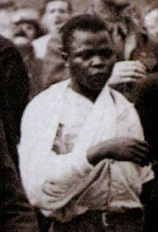 arol_ketch's tweet photo. Thread -  Le Merci de la France 

Pour  le Président Français Emmanuel Macron, « Les dirigeants africains ont oublié de dire merci ». 

À travers l’histoire de Georges Dukson, observons le Merci de la douce France envers les soldats africains qui ont lutté pour sa libération. https://t.co/C1EYU9C4S3