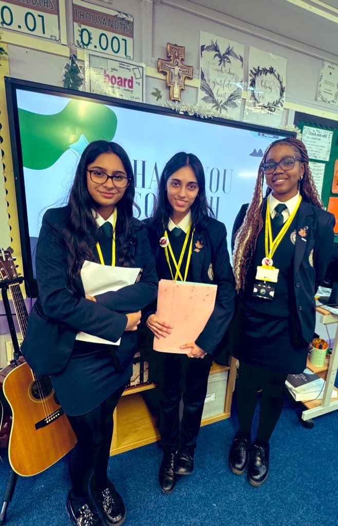QMGS_CYM's tweet image. CYM Mental Health Team prepared the DIGITAL DETOX workshop which was delivered to St Mary's the Mount School. Thank you to Madiha & Tajah who stepped in MH team with Ria,who lead this fantastic session!Today,Yr 5’s learnt about digital footprint👣 & positive online identity📲💻🎮