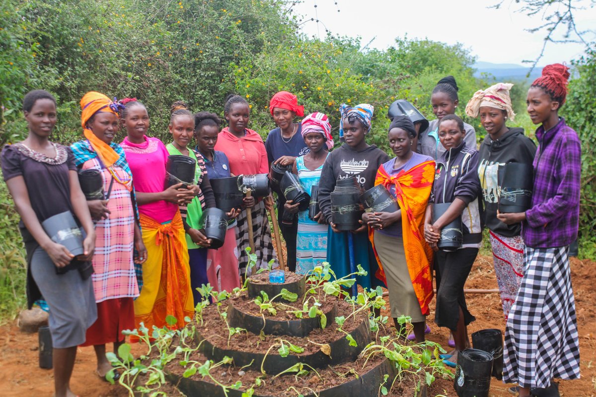 IllaramatakC's tweet image. In partnership with @jica_direct_en   young mothers at Nalepo installed a water-efficient storey garden! 🌱 Growing food for their families boosts livelihoods and empowers them against gender-based violence. #EmpowerWomen #SustainableLiving