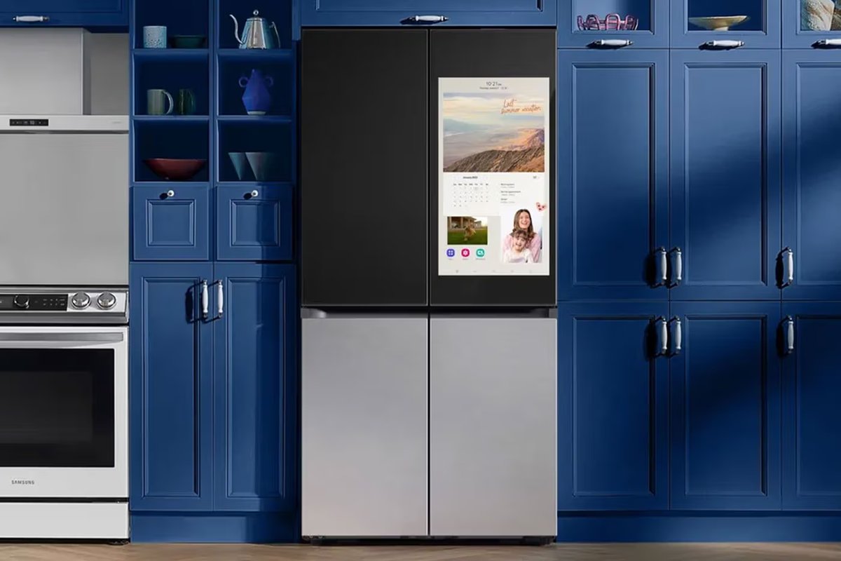 stupidDOPE's tweet image. Samsung is redefining convenience in the kitchen with its latest line of AI-powered Bespoke smart refrigerators. Combining Vision AI technology with Instacart’s product-matching system, these innovative appliances… stupiddope.com/2025/01/samsun… #Samsung #SmartFridge #GroceryManagement