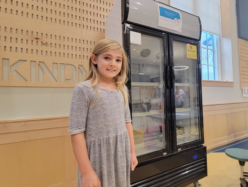 Student Leads Effort to Install Fridge at Watertown School to Save Unopened Items for Community Fridge watertownmanews.com/2025/01/07/stu…