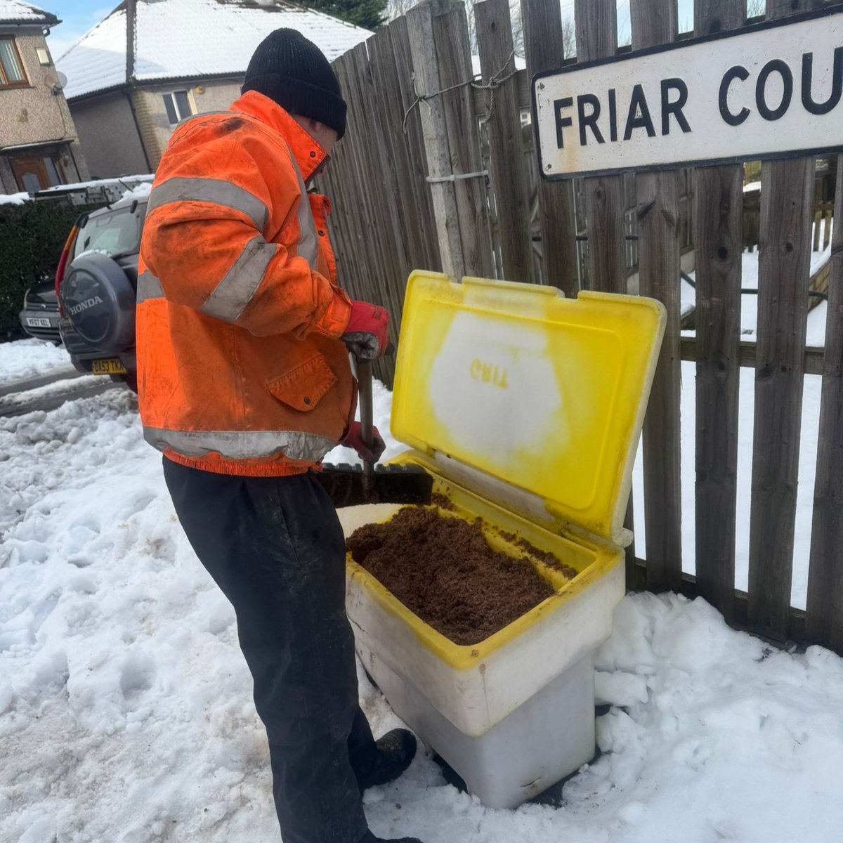 Snow and ice clearing is continuing across the Bradford district and Amber Alert for cold weather issued by the <a href="/UKHSA/">UK Health Security Agency</a> / <a href="/metoffice/">Met Office</a> is in place. 

Our latest update can be found here: orlo.uk/H6eN1