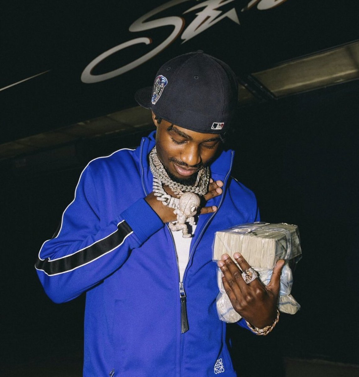 baneziplug's tweet photo. LIL TJAY menace de gifler le rappeur OFFSET si ce dernier ne rembourse pas les 10.000 dollars qu’il lui doit !

🗣️"Ne prêtez jamais d’argent à Offset, il est fauché lol au cas où."
🗣️ "Je suis à New York en ce moment. Viens me frapper, petit clown " https://t.co/MJnVbm7zwx