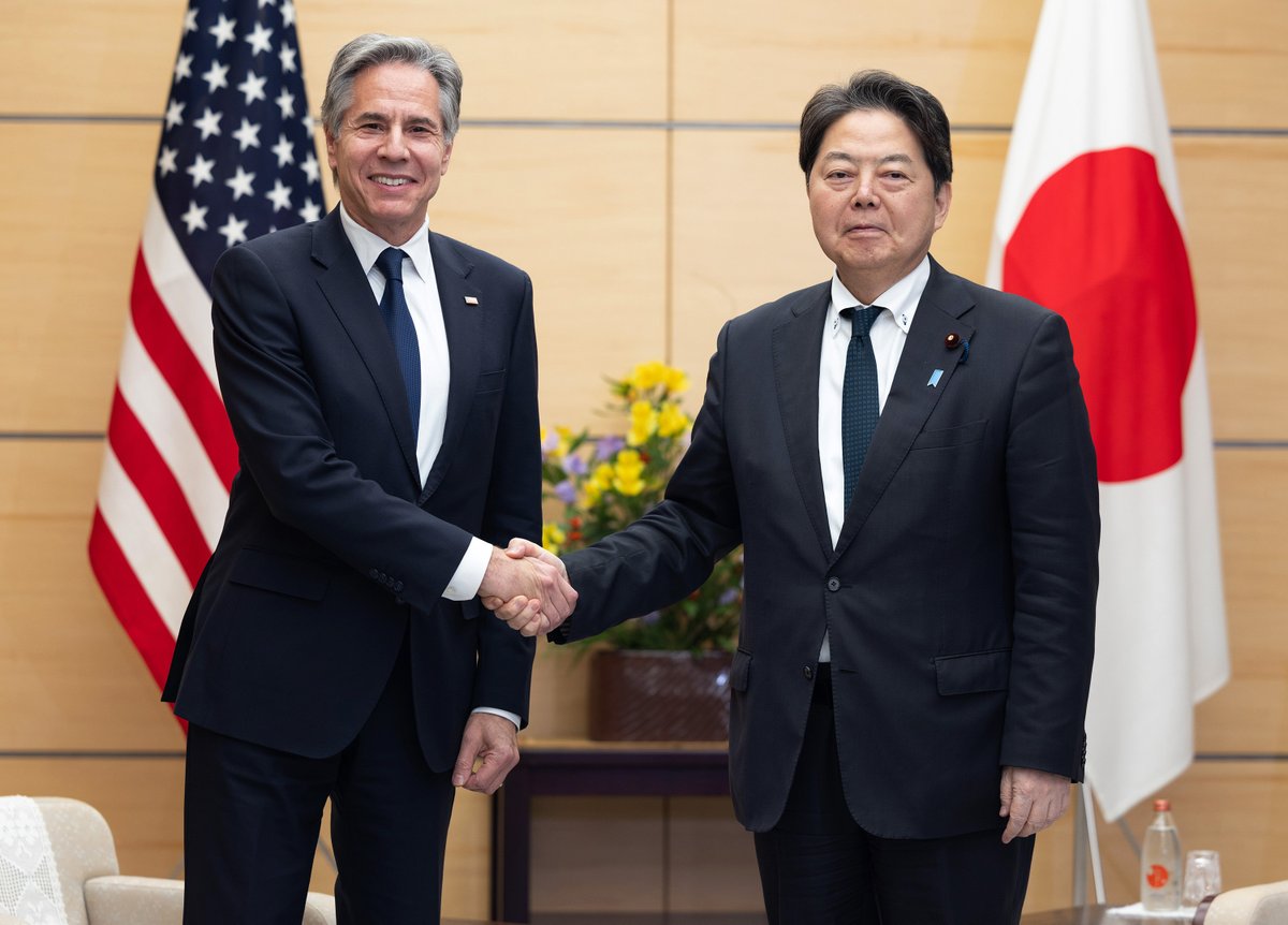 SecBlinken's tweet image. As Secretary, I’ve seen the U.S.-Japan relationship evolve from focusing on bilateral issues to addressing global challenges. 

Thank you to Chief Cabinet Secretary Hayashi, Foreign Minister Iwaya, and my other Japanese colleagues for making our countries a force for progress.