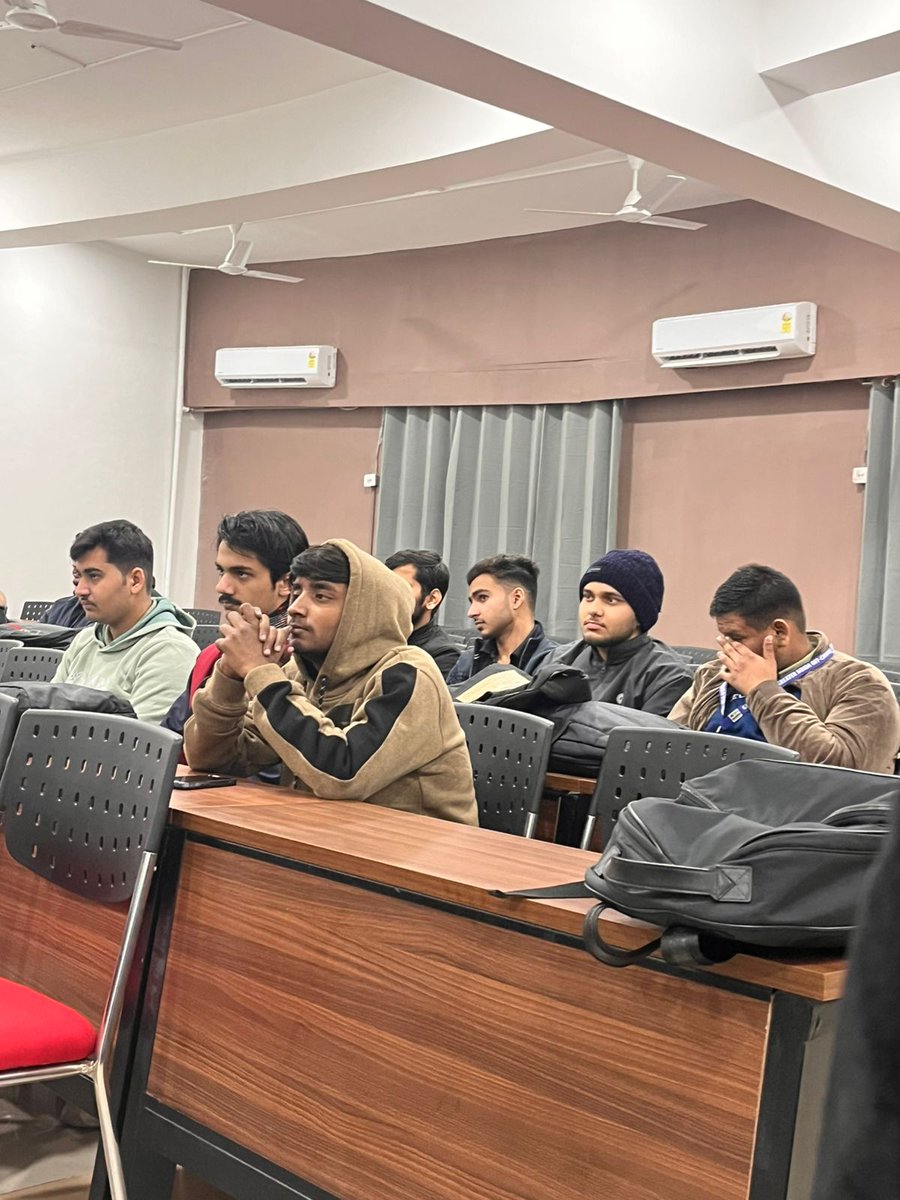 gla_noidaa's tweet photo. GLA University’s first-ever Toastmasters session was a blast! From role reversals to emotional speeches, our students crushed public speaking, critical thinking, &amp; team building like pros. 🚀💬 Who knew self-growth could be this fun?#Toastmasters#PublicSpeaking  #GLAUniversity https://t.co/Y552CZ1U84