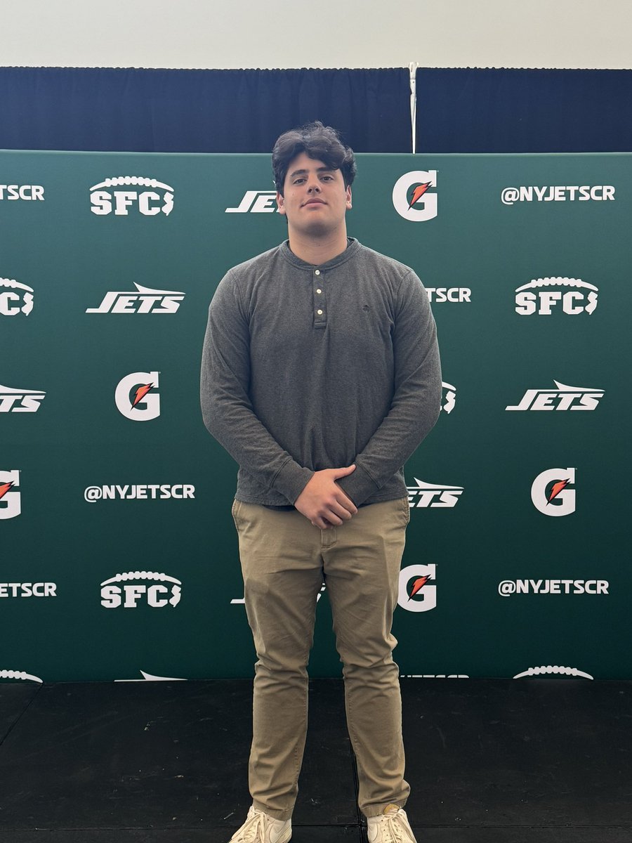 Check out Demarest’s Marco DeCroce at MetLife Stadium today for The New York Jets and Super Football Conference Young Man of the Year Event. Marco is on a full scholarship to Fordham University to continue his football career. A starter on the highly competitive boys basketball