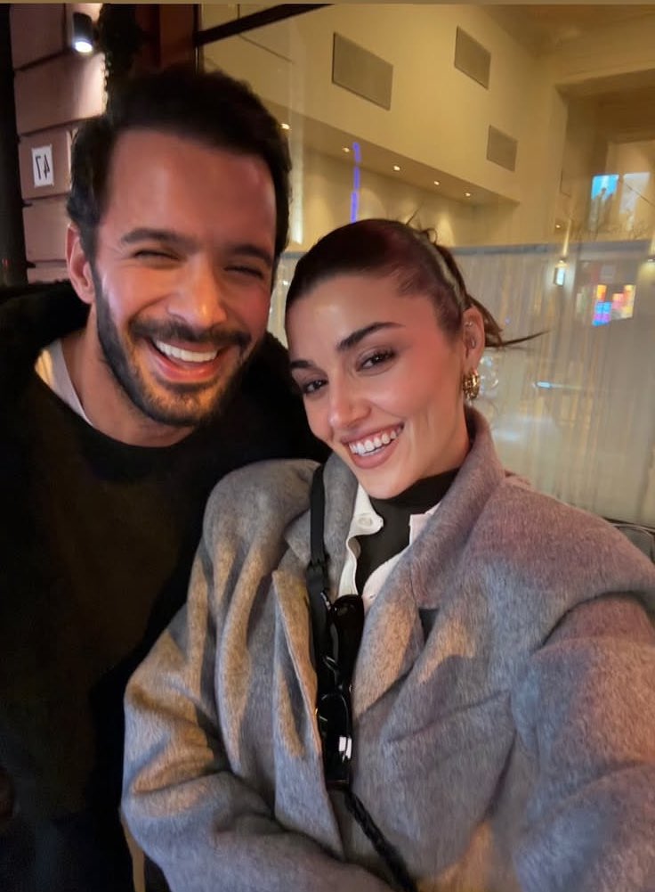 mycapella01's tweet photo. Berlin galası öncesi #HandeErçel ve #BarışArduç. 💫

#RüzgaraBırak https://t.co/4RXBu2vGef