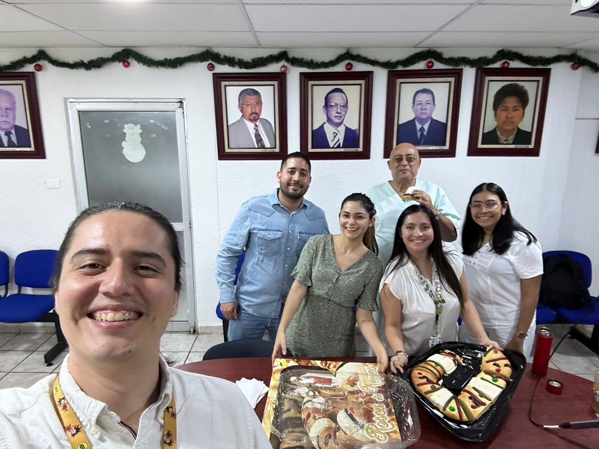 ApmSur's tweet image. Con los muchachos después de la clase