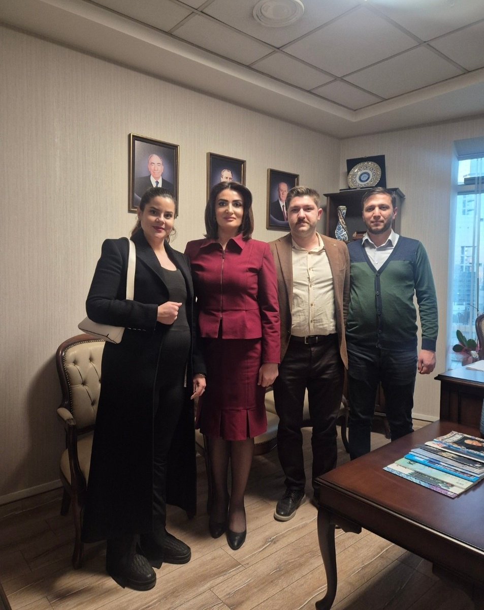 Ziyaretleri için veteriner hekimlerimiz Selcen Yeşilkaya, Ömer Faruk Yeşilkaya ve Abdullah Kodör'e teşekkür ederim.