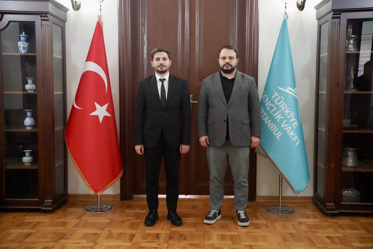 Kutlu yürüyüşümüzde TÜGVA Güngören İlçe Temsilciliği’ne Ahmet Türk hizmet edecektir.

Bugüne kadar görevini başarıyla yürüten Emircan Sezgül ’e, göstermiş olduğu hizmetlerinden ötürü teşekkür ediyorum.

Güngören gençliğine hayırlı olsun!