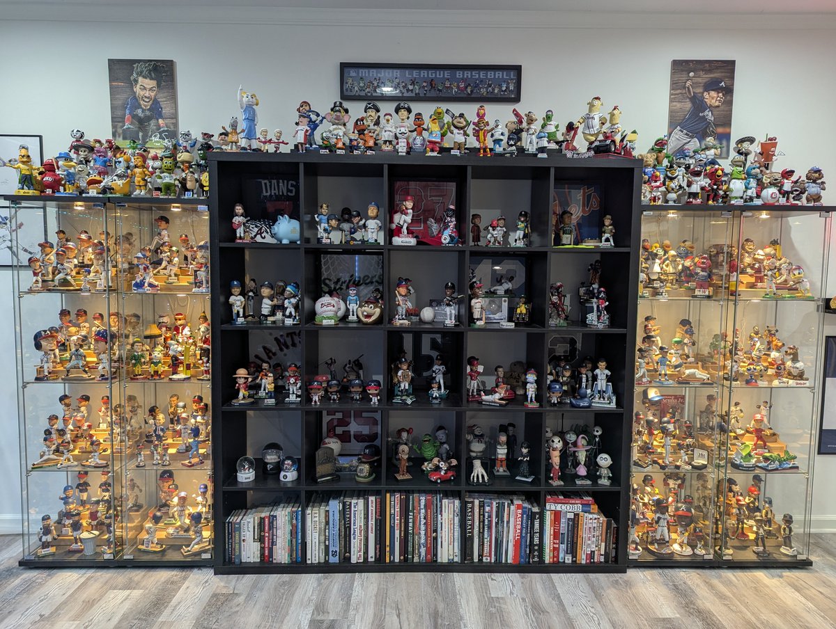 DoctorBobble's tweet image. BOBBLECAVE UPDATES 2025
Here's some updated pictures showing some of our recent upgrades to the BobbleCave for #NationalBobbleheadDay!
We added two additional cases without adding too much clutter to our space. It should give us some space to grow for a couple of years.