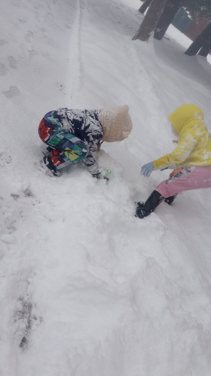 District Heights #PGCPSSnowDay
☃️ nothing like getting snowed in! Snow day episodes