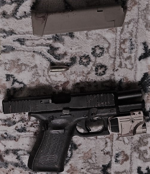 1059TheRegion's tweet image. #1059Newsroom @Vaughan #Homeinvasion
MULTIPLE SUSPECTS SOUGHT FOLLOWING SHOOTING DURING HOME INVASION IN VAUGHAN yrp.ca/en/Modules/New…